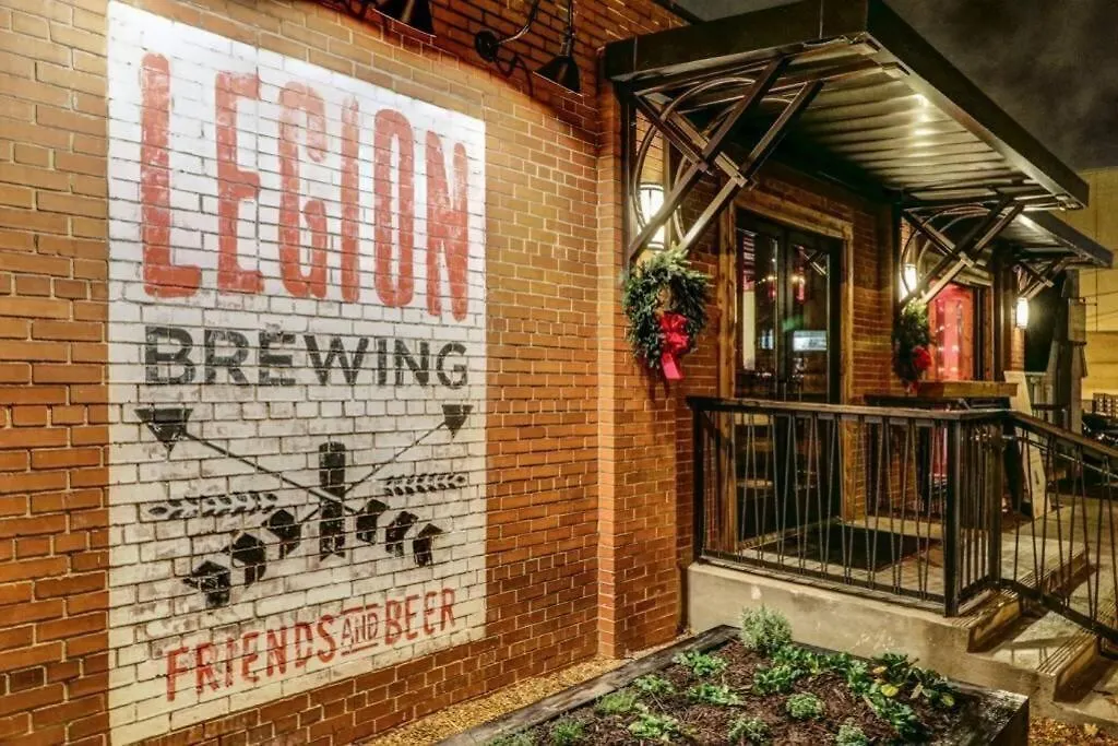Vila Walking Distance To Restaurants Bars And Breweries Charlotte