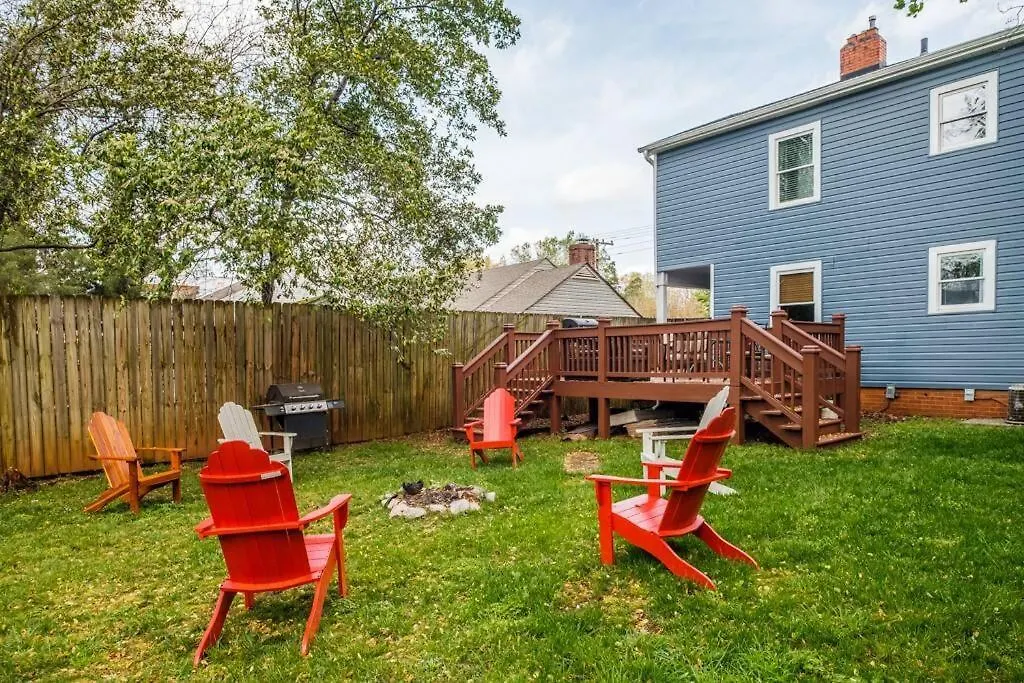 Vila Walking Distance To Restaurants Bars And Breweries Charlotte